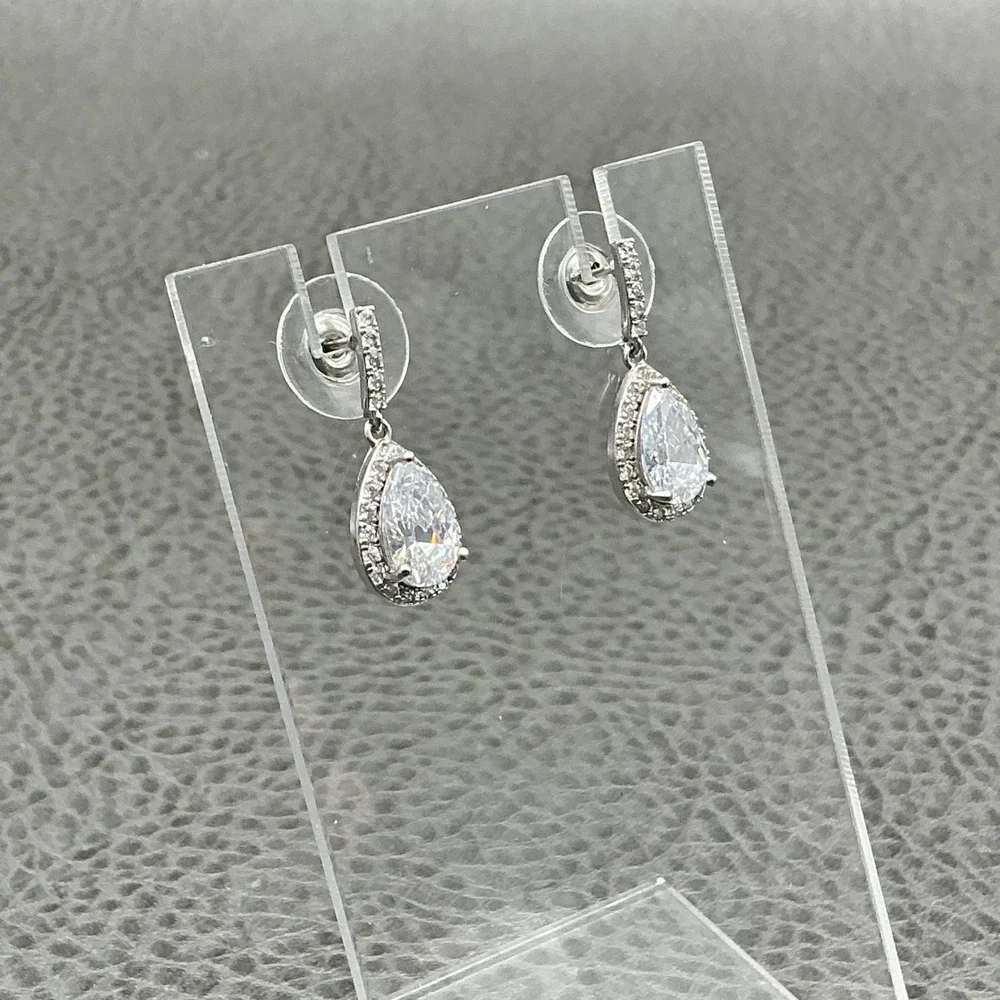 Earrings‎ Silver Tone Rhinestone Dangle Drop Womens Teardrop 1 Inch Jewelry